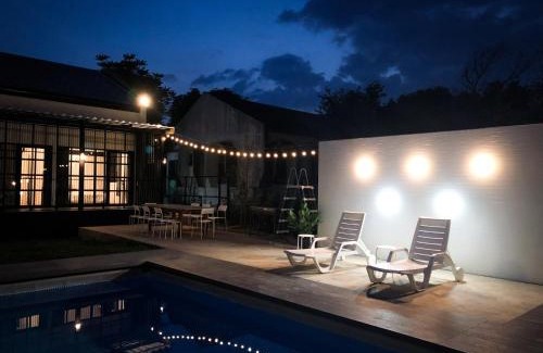 Noen Phra House | Ban Rub Lom Pool Villa 3 difference villas