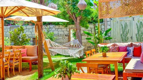 Hacımemis Hotel | Banana Alaçatı Food & Stay - Adults Only