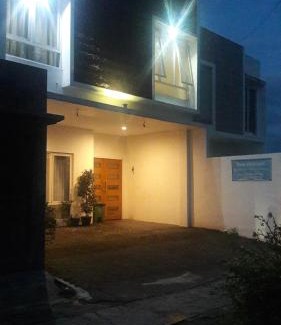 Depok House | Banana Homestay