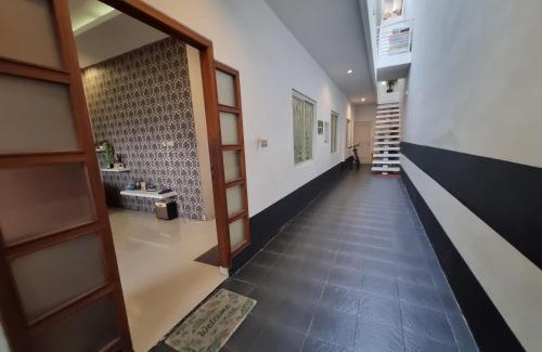 Depok House | Banana Homestay