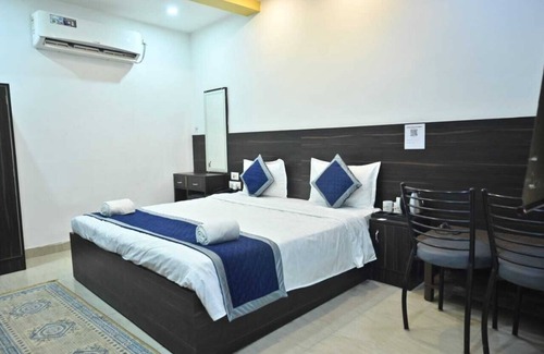 Lanka Hotel | Banarasi Kothi