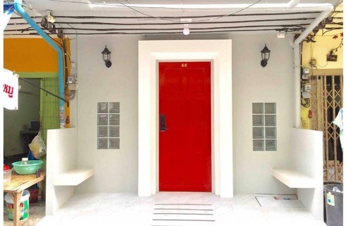 Phra Khanong Apartment | Bangkok City Home King size bed BTS, WiFi *Pick up