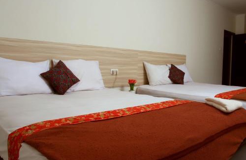 Bandung House | Bantal Guling Trans