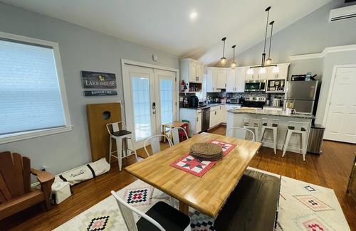 Lakeside Cottage | Bantam Lake Cottage - 4 min walk to lake/shared beach, 6 Kayaks, 2 SUP, fire pit