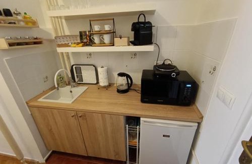 Kelenfold Apartment | Barátságos, csendes, napfényes lakás.