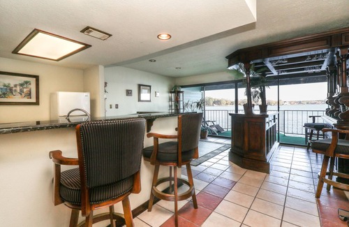 Seven Coves Condo | ⛱Bar Suite⭐Holidays⭐Bachelor/ette ☘Poker Night☘