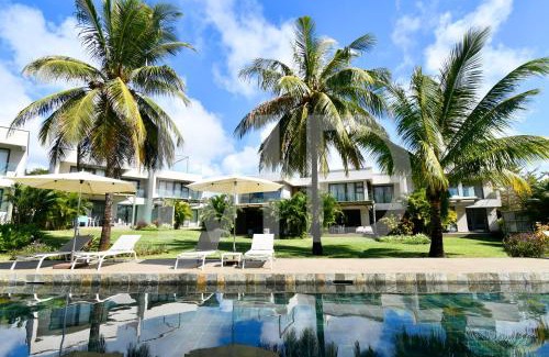 Calodyne House | Barachois 8, private pool, modern,wifi,waterfront