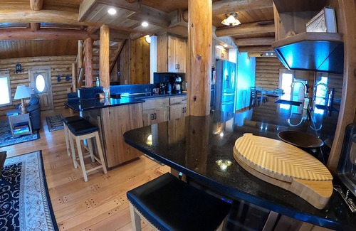 West Richland House | Barbara's Cabin. A luxury log home in the heart of Washington wine country.