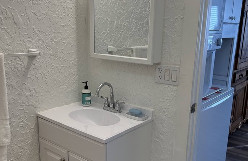 Dumas Apartment | Barbeque, Patio, Covered Parking, Pet Friendly,5 min from Airport & courtesy car