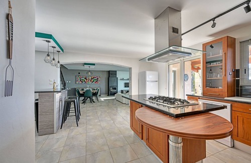 Joyeuse House | Barbouillet - Maison avec piscines partagées