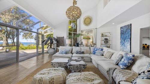 Safety Beach House | Barellen Beach House - Luxe Beach Front, Oceanview