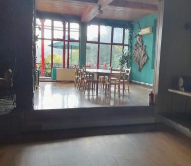 Lepsa House | Barlogul Ursilor Lepsa