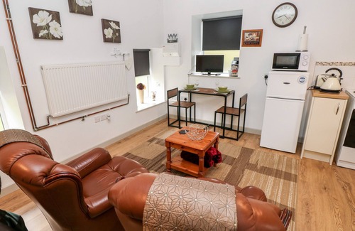 Margam Cottage | BARN 3, pet friendly, with a garden in Ystradgynlais