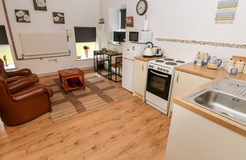 Margam Cottage | BARN 3, pet friendly, with a garden in Ystradgynlais