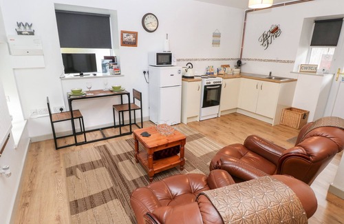 Margam Cottage | BARN 3, pet friendly, with a garden in Ystradgynlais