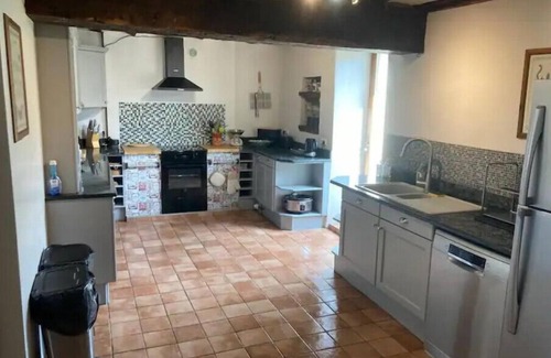 Chassenon House | Barn Long House with private pool, good for families, golf, walking and cycling