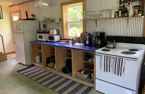 Southwest Harbor Cottage | Barn-Style Bliss- 5 Star Home. Surrounded by Acadia!