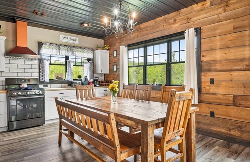 Merrimac House | Barndo with a Beach! Golf Sim, Slide, HotTub/Sauna, Volleyball, Frolf, Sleeps 24