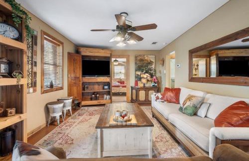 Georgetown House | Barndominium with Farm and Firepit near Lake Georgetown