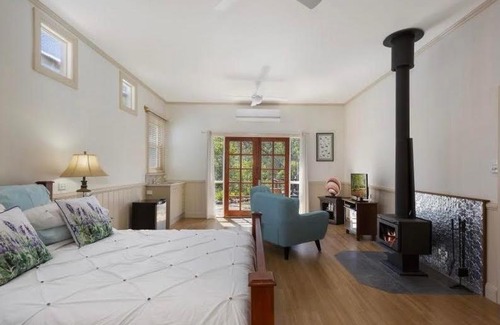 Mount Barney Cabin | Barney Creek Vineyard Cottages