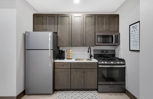 Berlin Apartment | Barnwood Suite - Main Street Lodge in Berlin