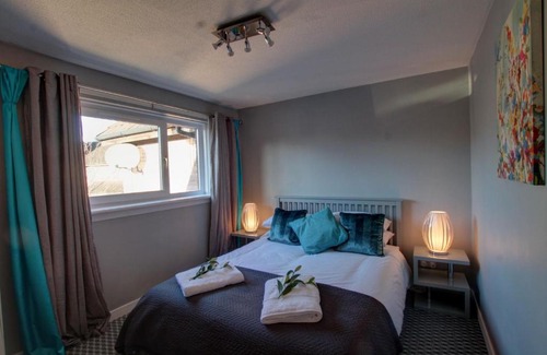 Douglas and Angus House | Barolo House - Quiet Residential Town House