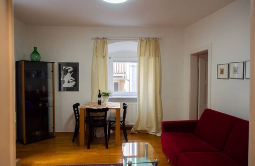 City Centre Regensburg Apartment | Baroque vacation apartment Ratisbona 2 -in the city center-