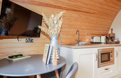 St Austell Cottage | BARRY, pet friendly, with a garden in Polgooth