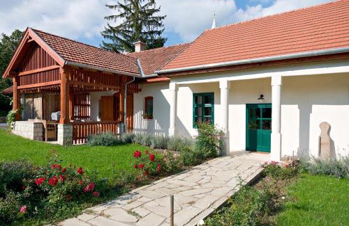 Mad House | Barta Pince Vendégház Mád