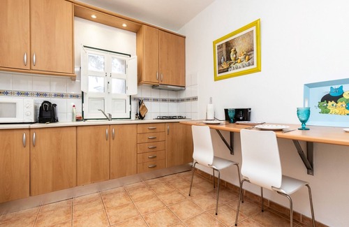Espargal Villa | Bartsia Blue Villa, Parking, Balcony, Garden, Wifi,!New!