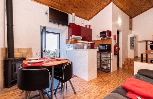 Espargal House | Bartsia Yellow Villa, WiFi, Terrace !New!
