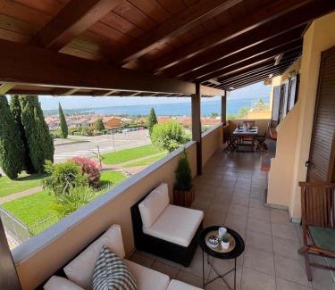 Calmasino Apartment | Barum Lake View Apartment in Lazise