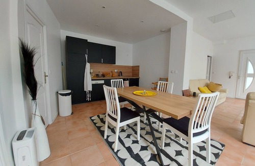 La Seyne-sur-Mer Villa | Bas de Villa T3 Avec Jardin Près de la mer
