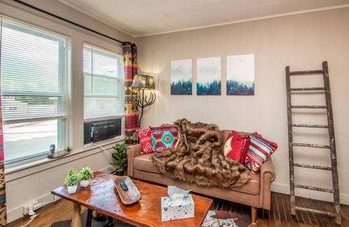 Gorham House | Base Camp Gorham Center - Lovely 2-Bed
