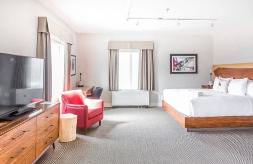 Canmore Cabin | Basecamp Lodge I King Room