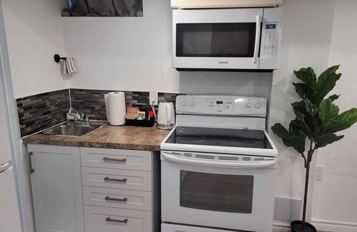 Barrie House | Basement 4 minutes from Centennial beach Barrie