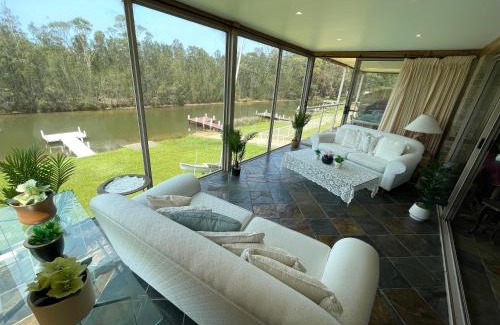 St. Georges Basin House | BasinWaterStays Waterfront Jetty - Brm1