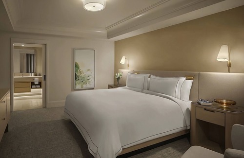Back Bay East Hotel | Bask in Modern Style Comfort! Park View, Pet-friendly Property near Inman Square