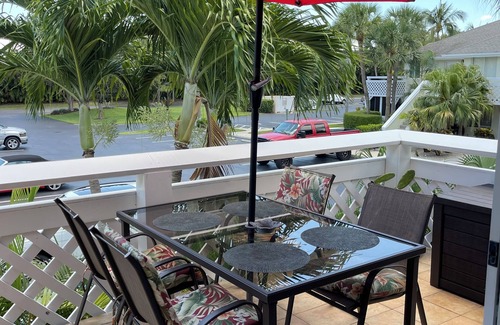 Jupiter Bay Condo | Bask in the Warmth of Our Jupiter Gem! JUPITER BAY!