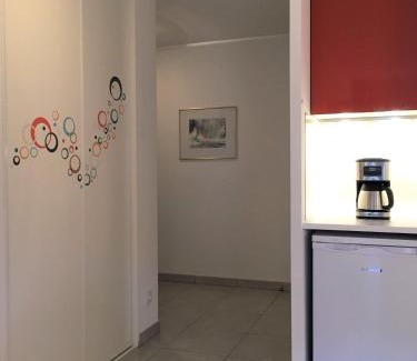 Cambo-les-Bains Apartment | BaskoParadis I Apt I Spacieux I Douillet I Coloré I Lit 160 I Terrasse I Patio