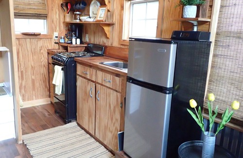 Fairhope Cabin | Bass-kin on the RIver-Tiny House-waterfront, 18min to dwntwn F'hope 38 min- Gulf