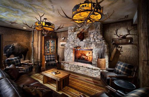 Hollister Hotel | Bass Pro Shops Angler's Lodge