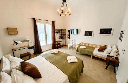 Palermo Apartment | Basso 61, Cozy Oasis with Mini Pool and Courtyard