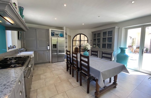 Nord House | Bastide 450 m2 air-conditioned 5min walk to historic center heated pool
