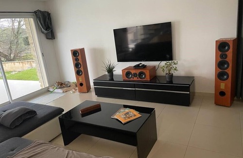 Le Grau-Du-Roi Villa | Bastide du soleil with swimming pool