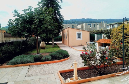 La Roquette-sur-Siagne Apartment | Bastide provenzal in the county and 5 km from the beach