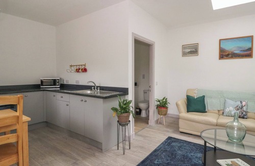 Balvicar Cottage | BATHACH MOR, romantic, with a garden in Balvicar, Isle Of Seil
