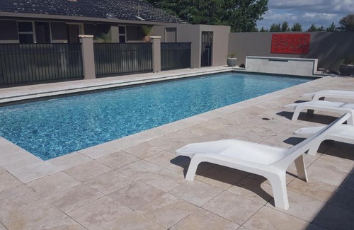 Kelso Hotel | Bathurst Gold Panner