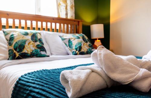 Coventry Apartment | Bathway House - Free Secured Parking and Wifi