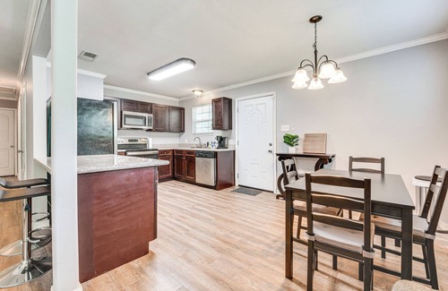 Broadmoor House | Baton Rouge Home w/Yard ~ 14 Mi to Downtown!